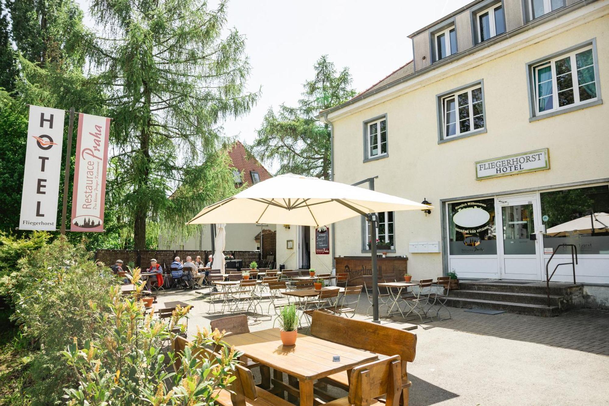 Hotel Fliegerhorst Drážďany Exteriér fotografie