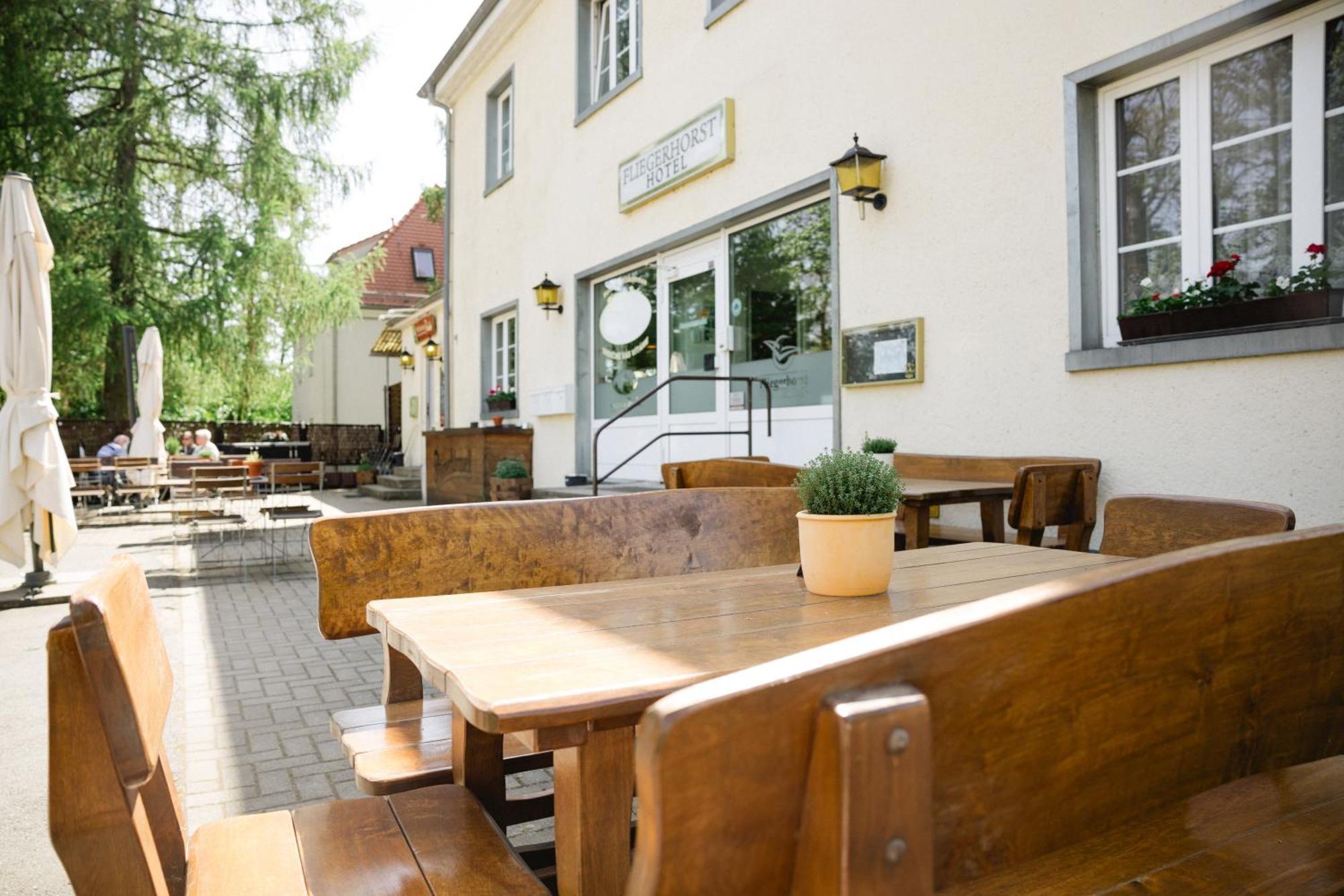 Hotel Fliegerhorst Drážďany Exteriér fotografie