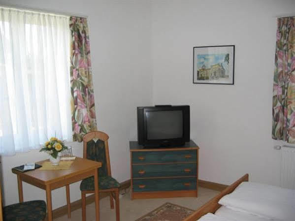 Hotel Fliegerhorst Drážďany Exteriér fotografie